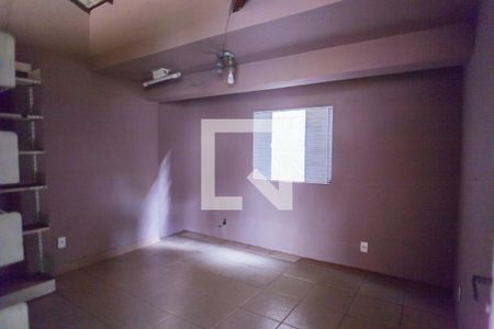 Casa de condomínio à venda com 580m², 4 quartos e 5 vagas Casa de condomínio à venda com 580m², 4 quartos e 5 vagasquarto do quintal