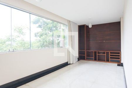 Casa de condomínio à venda com 580m², 4 quartos e 5 vagas Casa de condomínio à venda com 580m², 4 quartos e 5 vagasquarto 3