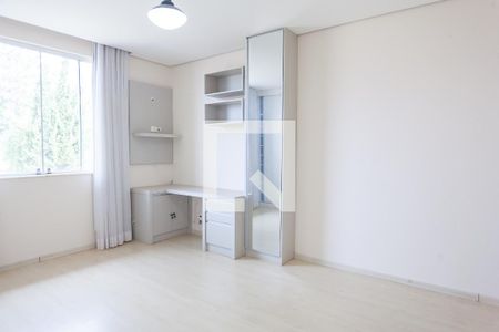 Casa de condomínio à venda com 580m², 4 quartos e 5 vagas Casa de condomínio à venda com 580m², 4 quartos e 5 vagasquarto 1