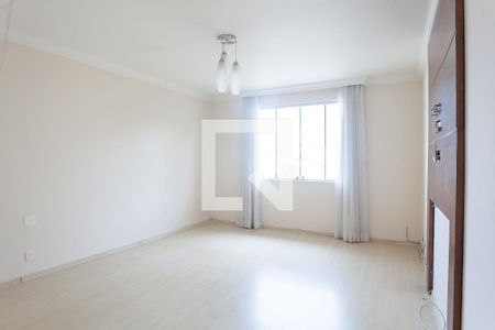 Casa de condomínio à venda com 580m², 4 quartos e 5 vagas Casa de condomínio à venda com 580m², 4 quartos e 5 vagassuite