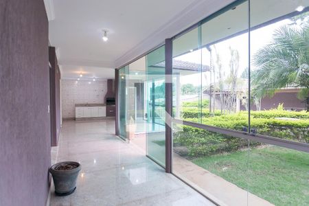Casa de condomínio à venda com 580m², 4 quartos e 5 vagas Casa de condomínio à venda com 580m², 4 quartos e 5 vagasChurrasqueira