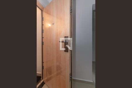 Sala - Porta de Entrada com Blindagem de casa de condomínio à venda com 3 quartos, 200m² em Jardim Oriental, São Paulo