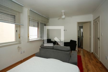 Sala/ quarto  de apartamento à venda com 1 quarto, 28m² em São João, Porto Alegre