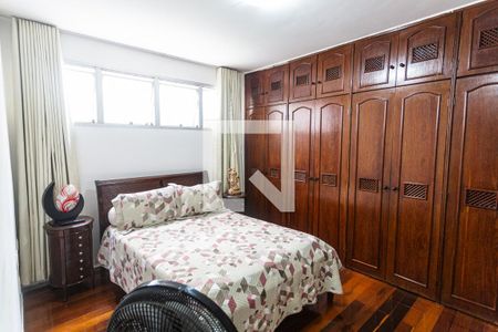 Suíte de apartamento à venda com 4 quartos, 150m² em Santo Antônio, Belo Horizonte