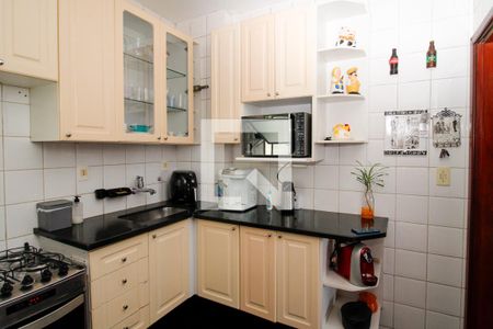 Cozinha de apartamento à venda com 3 quartos, 85m² em Palmares, Belo Horizonte