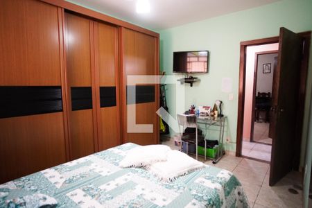 Quarto 1 de casa à venda com 8 quartos, 590m² em Jaqueline, Belo Horizonte