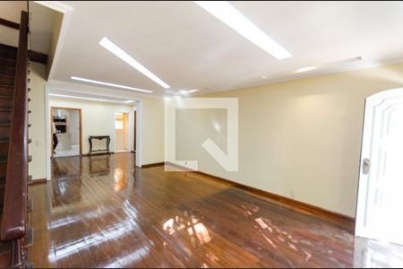 Sala de casa para alugar com 6 quartos, 410m² em Vila Isabel, Rio de Janeiro