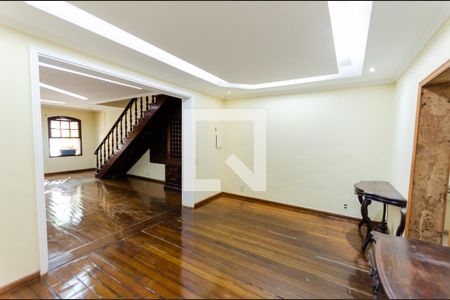 Sala de casa para alugar com 6 quartos, 410m² em Vila Isabel, Rio de Janeiro