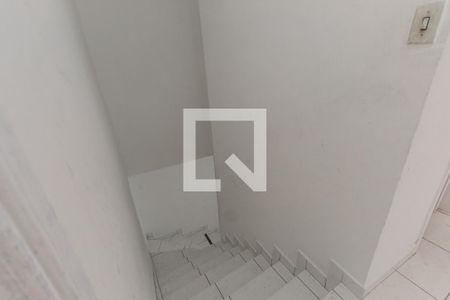Escada de casa à venda com 2 quartos, 120m² em Vila Prado, São Paulo