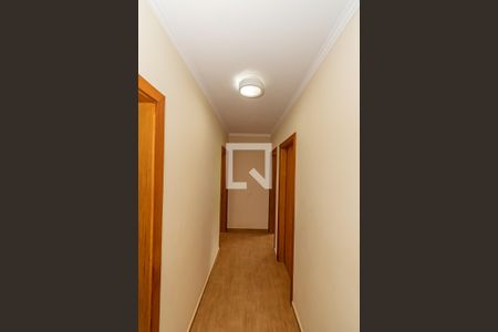 Casa à venda com 180m², 3 quartos e 2 vagas Casa à venda com 180m², 3 quartos e 2 vagasCorredor