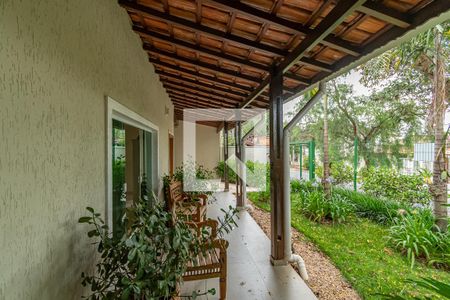 Casa à venda com 180m², 3 quartos e 2 vagas Casa à venda com 180m², 3 quartos e 2 vagasVaranda