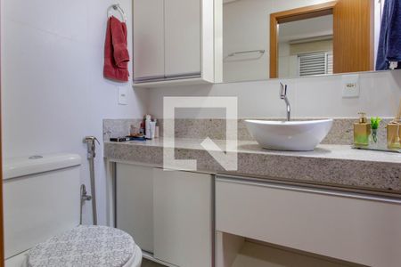 Banheiro da Suíte de apartamento para alugar com 2 quartos, 55m² em Manacás, Belo Horizonte