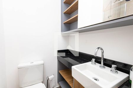 Banheiro de kitnet/studio para alugar com 1 quarto, 17m² em Bela Vista, São Paulo