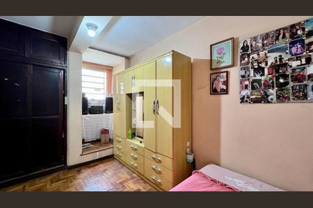 quarto 2 de casa à venda com 4 quartos, 295m² em Jardim America, Belo Horizonte