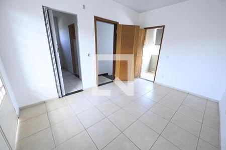 Sala 2 de casa para alugar com 3 quartos, 150m² em Parque das Laranjeiras, Goiânia