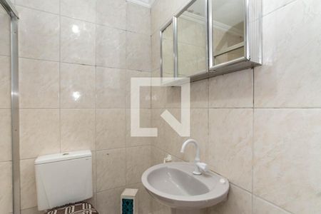 Banheiro de kitnet/studio para alugar com 1 quarto, 30m² em Parque Flamengo, Guarulhos