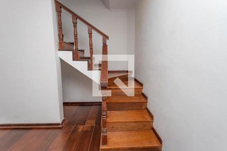 Casa 1 - Escada de casa à venda com 4 quartos, 300m² em Centro, Diadema
