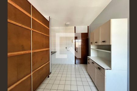 Sala / Cozinha de apartamento para alugar com 1 quarto, 22m² em Eqn 410/411, Brasília