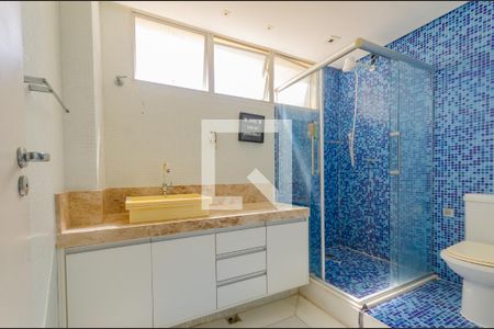 Apartamento para alugar com 137m², 3 quartos e 1 vaga Apartamento para alugar com 137m², 3 quartos e 1 vagaBanheiro Corredor