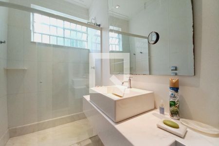 Banheiro de casa à venda com 4 quartos, 420m² em Jardim das Paineiras, Campinas