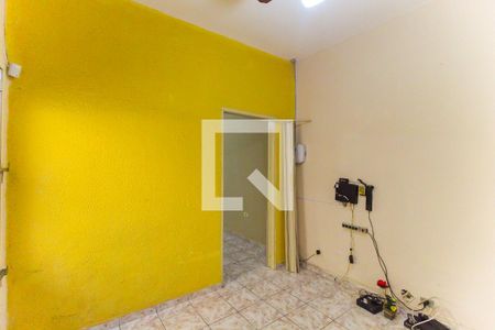 Casa à venda com 100m², 2 quartos e 2 vagasSala