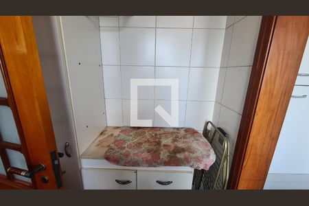 Apartamento à venda com 250m², 4 quartos e 3 vagas Apartamento à venda com 250m², 4 quartos e 3 vagasÁrea de Serviço
