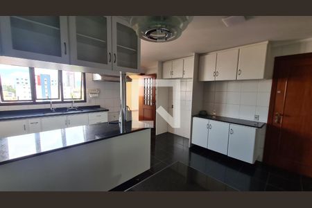 Apartamento à venda com 250m², 4 quartos e 3 vagas Apartamento à venda com 250m², 4 quartos e 3 vagasCozinha