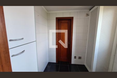 Apartamento à venda com 250m², 4 quartos e 3 vagas Apartamento à venda com 250m², 4 quartos e 3 vagasÁrea de Serviço