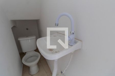 Lavabo de casa de condomínio para alugar com 2 quartos, 100m² em Jardim Maringa, São Paulo