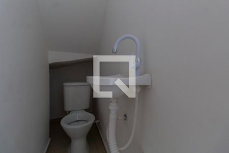 Lavabo de casa de condomínio para alugar com 2 quartos, 100m² em Jardim Maringa, São Paulo