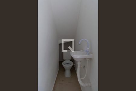 Lavabo de casa de condomínio para alugar com 2 quartos, 100m² em Jardim Maringa, São Paulo