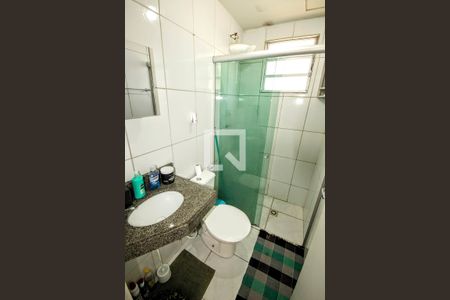 Banheiro de apartamento à venda com 2 quartos, 50m² em São João Batista, Belo Horizonte