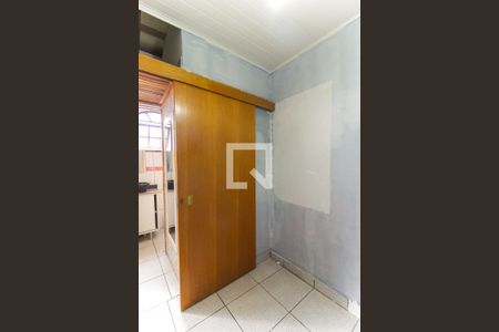 Quarto 2 de casa para alugar com 2 quartos, 55m² em Conjunto Habitacional A. E. Carvalho, São Paulo