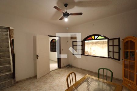 Sala de casa para alugar com 3 quartos, 180m² em Mutua, São Gonçalo