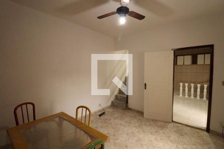 Sala de casa para alugar com 3 quartos, 180m² em Mutua, São Gonçalo