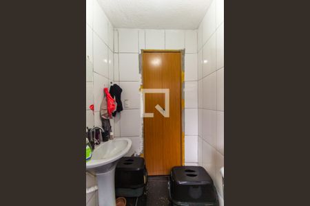 Banheiro 1 de casa à venda com 5 quartos, 200m² em Conjunto Residencial José Bonifácio, São Paulo