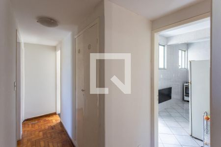Corredor de apartamento à venda com 3 quartos, 87m² em Vila Paris, Belo Horizonte