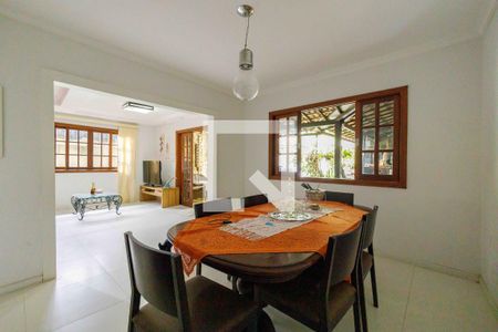 Sala de casa à venda com 4 quartos, 230m² em Vargem Grande, Rio de Janeiro