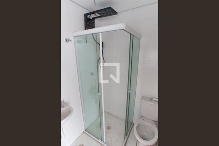 Banheiro de apartamento para alugar com 1 quarto, 24m² em Vila Mazzei, São Paulo