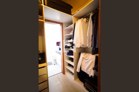 Closet quarto 1 de apartamento para alugar com 4 quartos, 190m² em Itapoã, Belo Horizonte