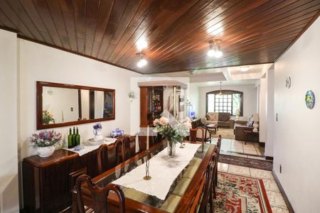 Sala de casa à venda com 6 quartos, 400m² em Tristeza, Porto Alegre