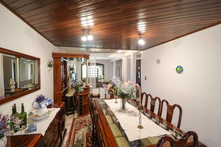 Sala de casa à venda com 6 quartos, 400m² em Tristeza, Porto Alegre