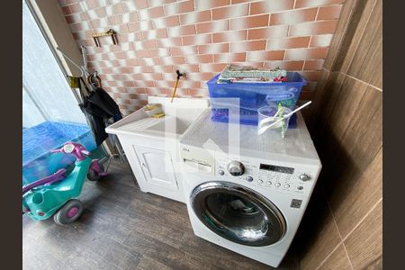 Casa para alugar com 240m², 4 quartos e 1 vaga Casa para alugar com 240m², 4 quartos e 1 vagaÁrea de Serviço