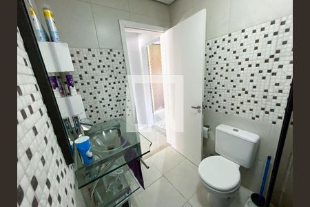 Casa para alugar com 240m², 4 quartos e 1 vaga Casa para alugar com 240m², 4 quartos e 1 vagaBanheiro 2