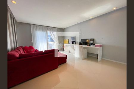 Casa para alugar com 240m², 4 quartos e 1 vaga Casa para alugar com 240m², 4 quartos e 1 vagaSala 2