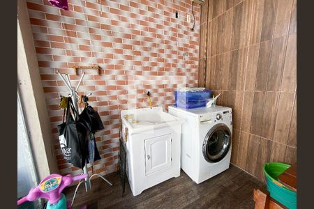 Casa para alugar com 240m², 4 quartos e 1 vaga Casa para alugar com 240m², 4 quartos e 1 vagaÁrea de Serviço