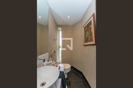 Lavabo de apartamento à venda com 4 quartos, 180m² em Santa Lúcia, Belo Horizonte