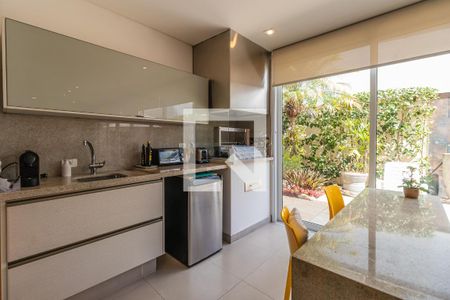 Sala de casa de condomínio à venda com 3 quartos, 300m² em Alphaville, Santana de Parnaíba