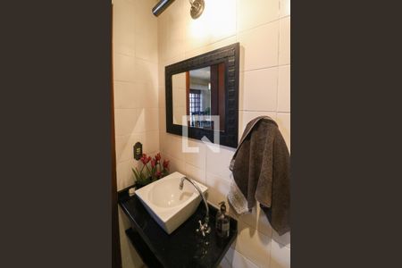 Casa à venda com 329m², 5 quartos e 3 vagas Casa à venda com 329m², 5 quartos e 3 vagasBanheiro 3