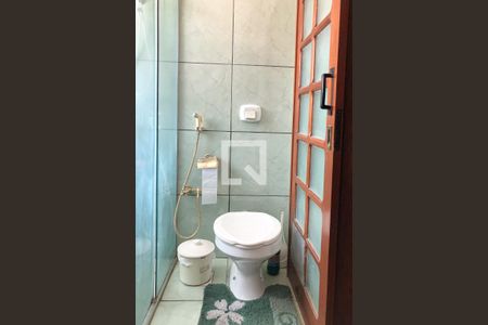 Casa à venda com 329m², 5 quartos e 3 vagas Casa à venda com 329m², 5 quartos e 3 vagasBanheiro da Suíte